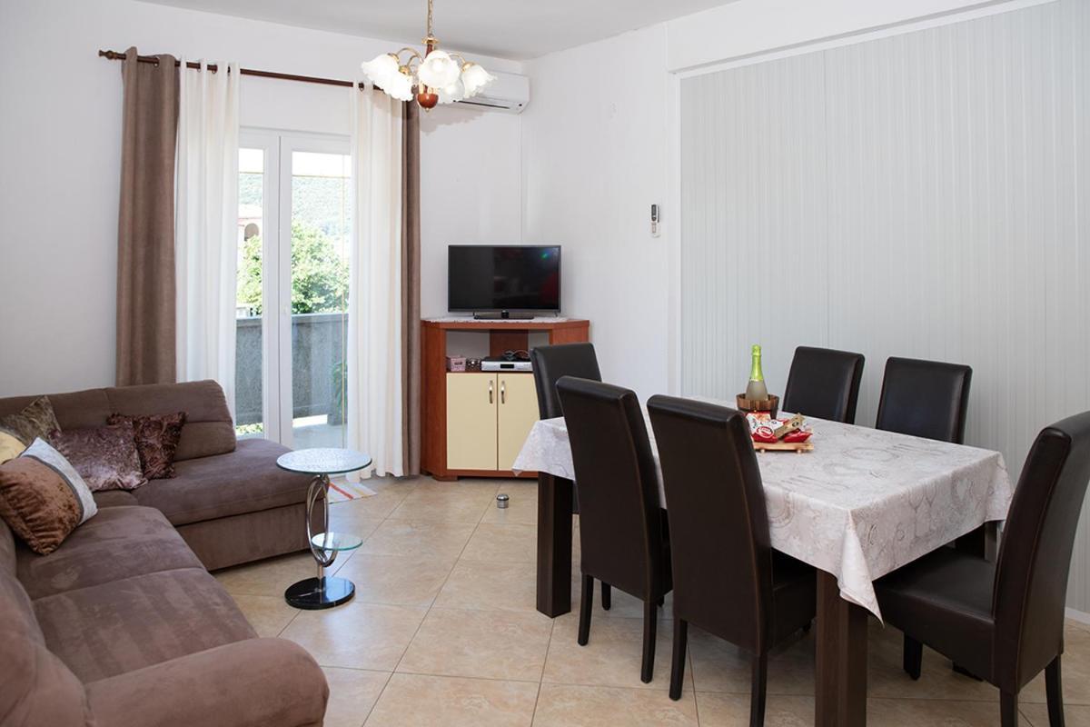 Apartman Mira i Denis Supetarska Draga Exteriör bild