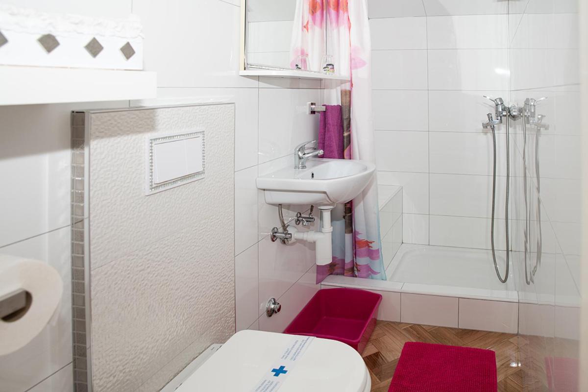 Apartman Mira i Denis Supetarska Draga Exteriör bild