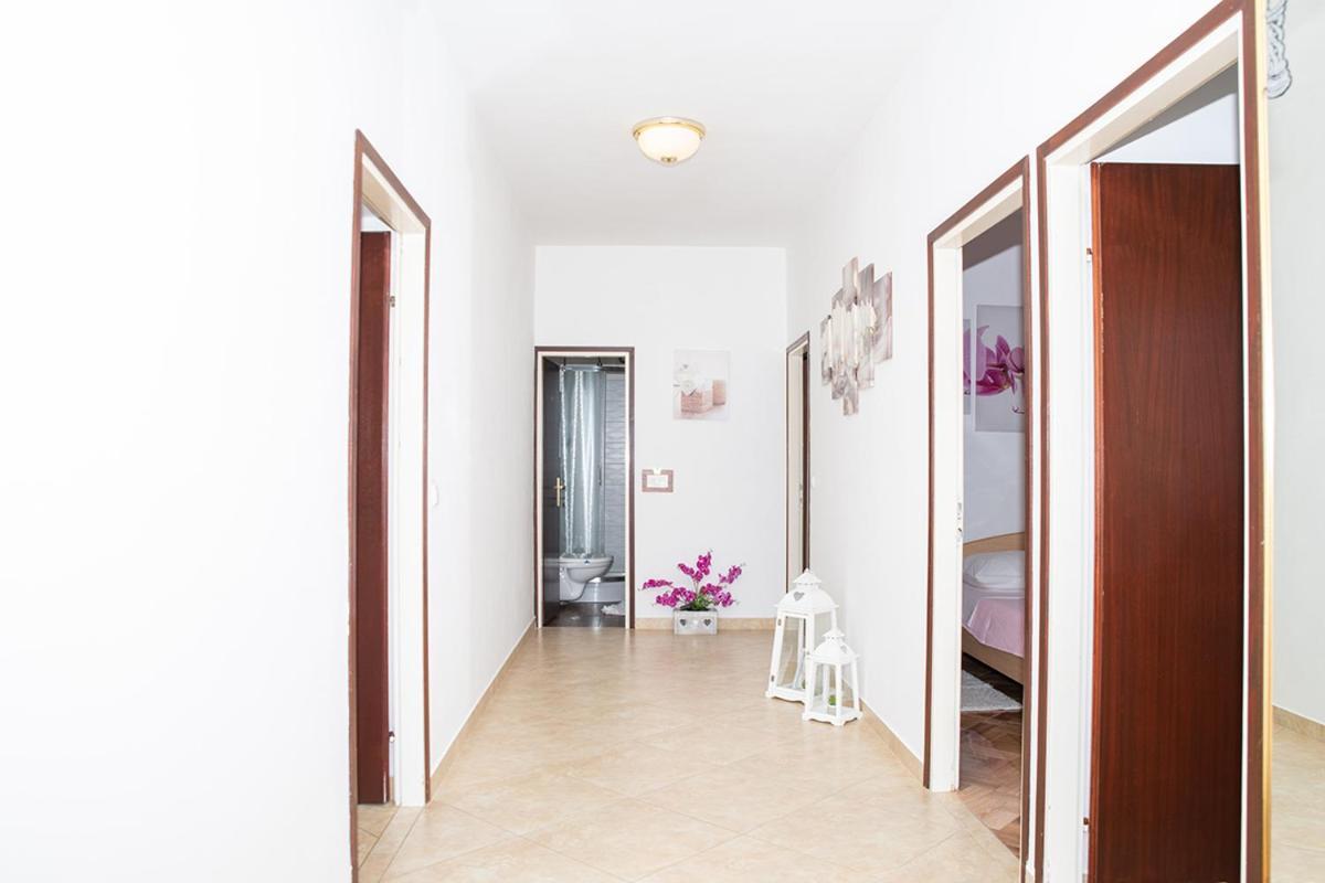 Apartman Mira i Denis Supetarska Draga Exteriör bild